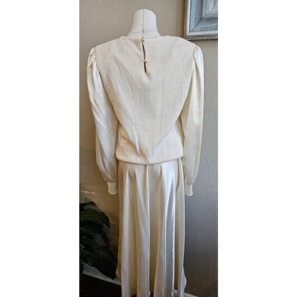 VTG Anthony Sicari Women's 2 Pc Elegant Beaded Sweater & Satin Skirt Set Size 6 - Picture 6 of 10